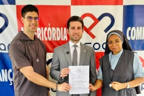 Deputado Michel Henrique realiza visita e destina emenda de R$ 50 mil reais para lar de idosos em João Pessoa